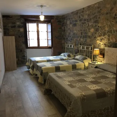 Pensión San Pelayo 10 *