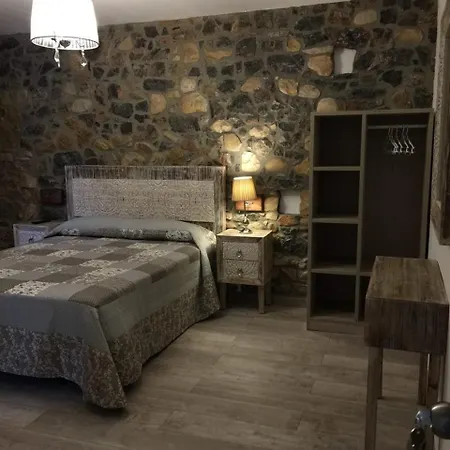 Pensión San Pelayo 10 *